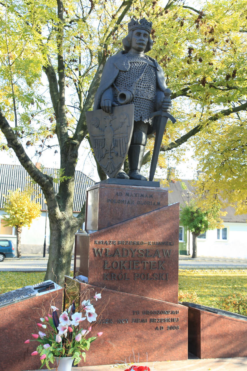 Pomnik króla Władysława Łokietka w Brześciu Kujawskim (fot. Zbigniew Szmidt)