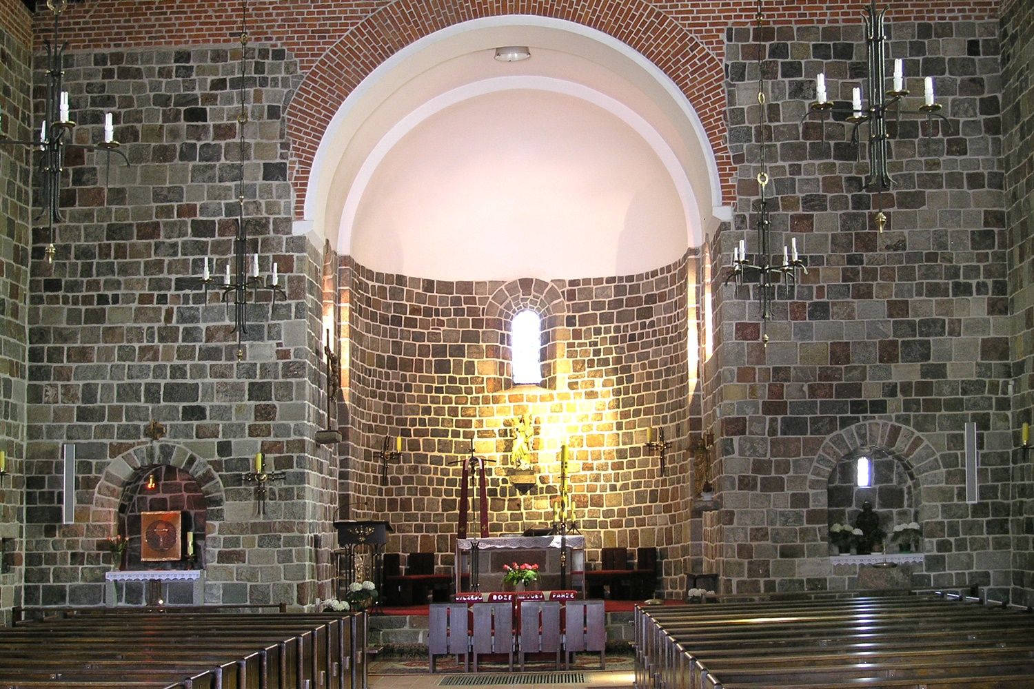 wnętrze kościoła