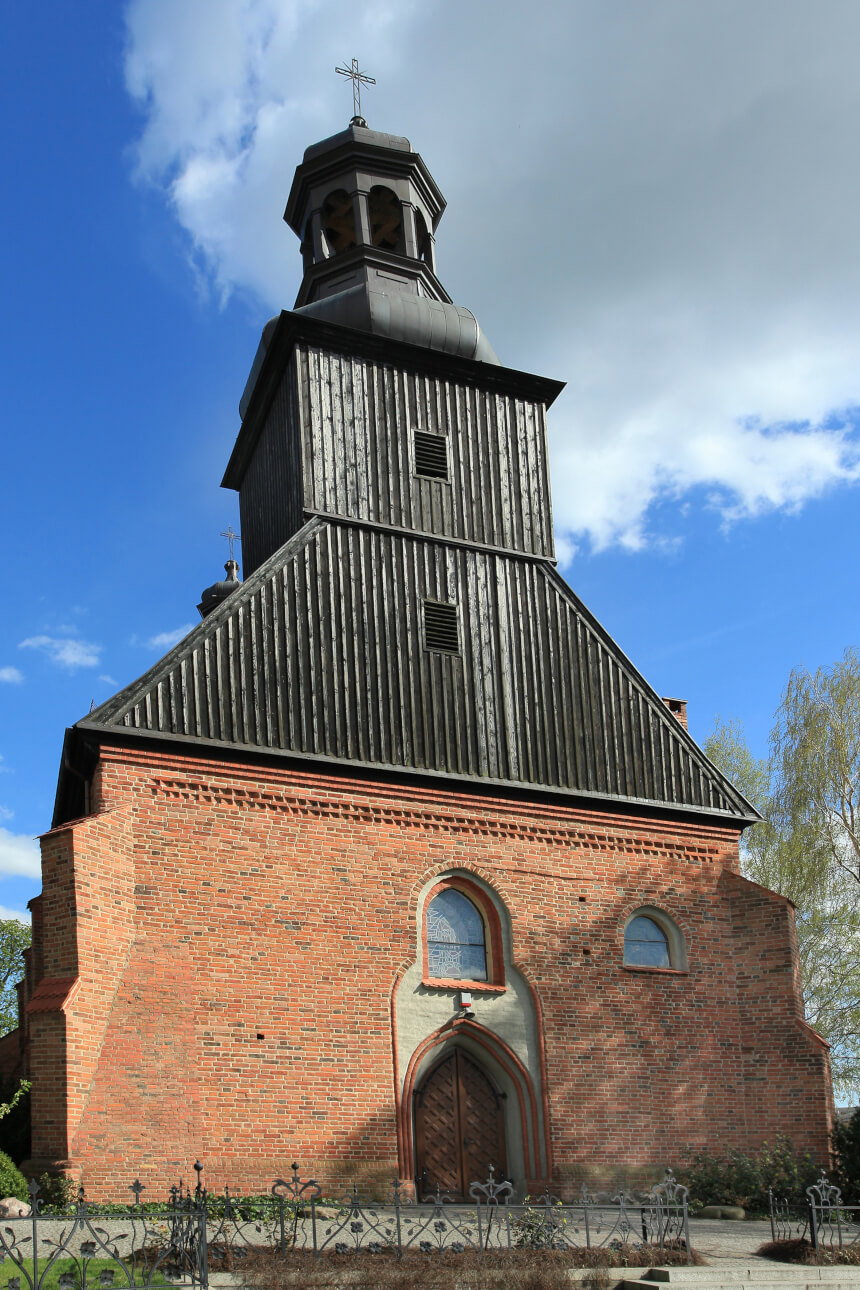 Kościół pw. św. Mikołaja bpa i św. Konstancji w Gniewkowie (fot. Zbigniew Szmidt)