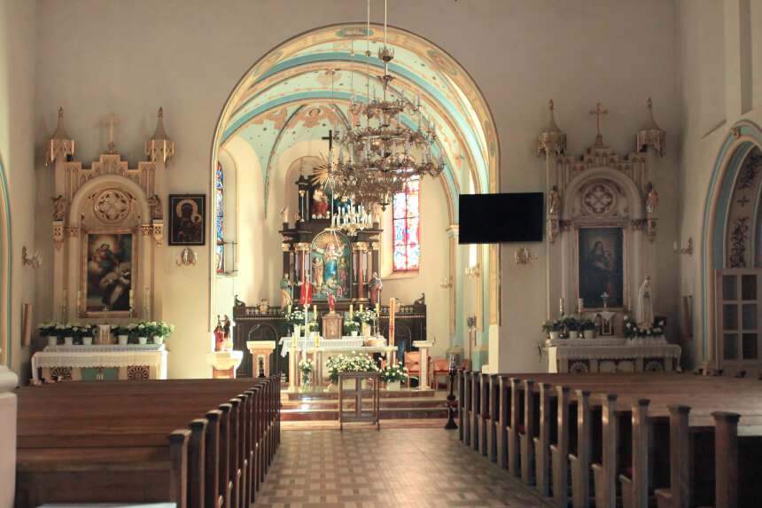 Wnętrz kościoła farnego pw. Wniebowzięcia Najświętszej Marii Panny (fot. Zbigniew Szmidt)