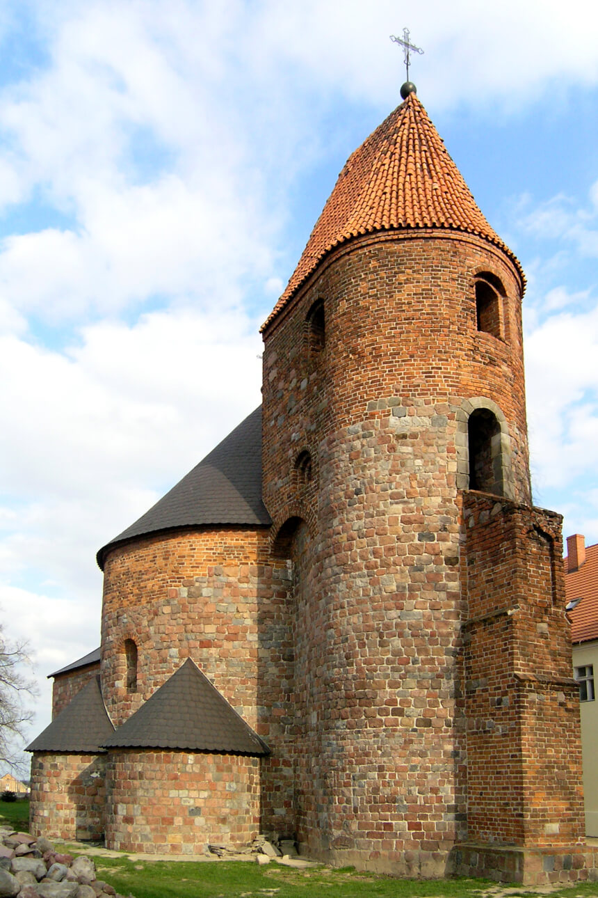 Kościół romański pw. Św. Prokopa w Strzelnie (fot. Zbigniew Szmidt)